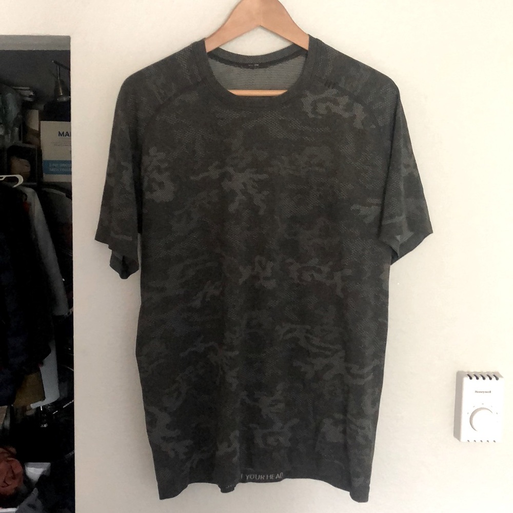 Lulu Camo men’s L workout top
